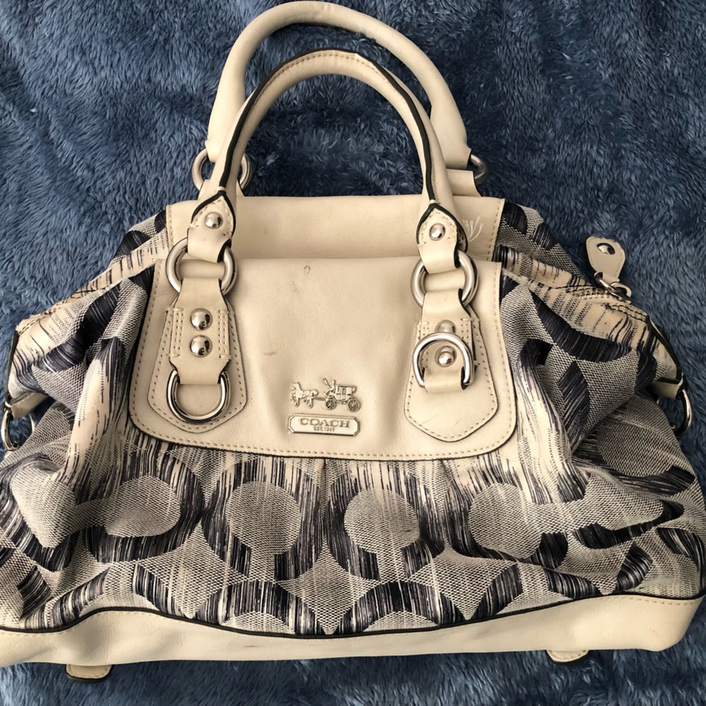 Coach purse 👜 White with Denim Blue C’s